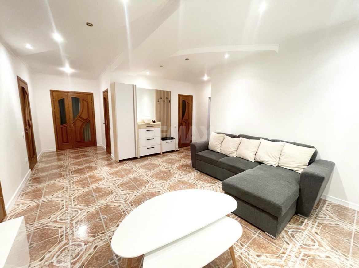 Apartament Centru! 90 m2! 2 + living! - Poză 2