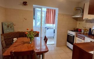 3 camere decomandate de vânzare – Casa de Cultură / Piața Balada - Poză 1
