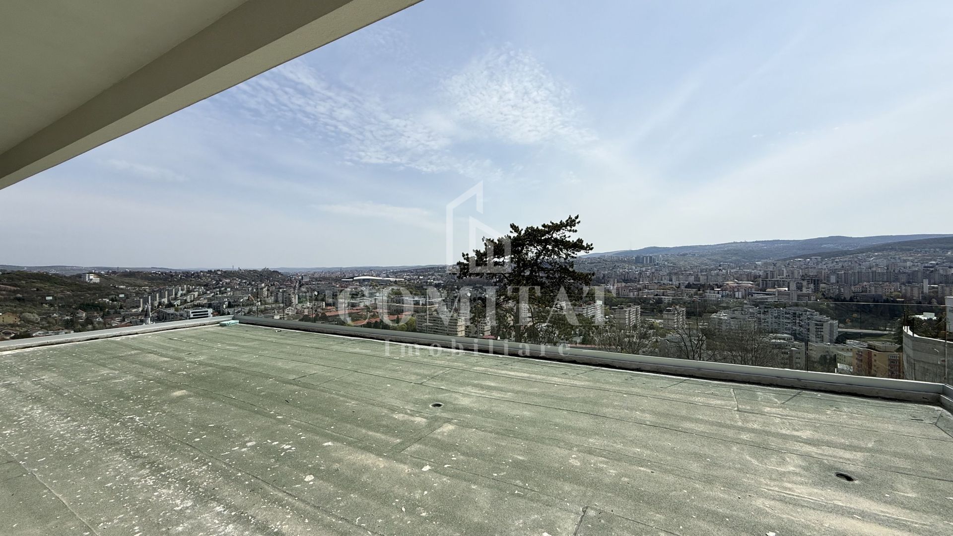 Casă generoasă cu panoramă și 256 mp terasă circulabilă - Poză 16