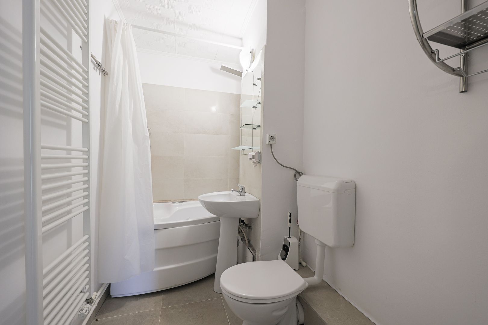 PROPRIETATE REZERVATA! Apartament spațios, modern și gata de mutare! - Poză 13