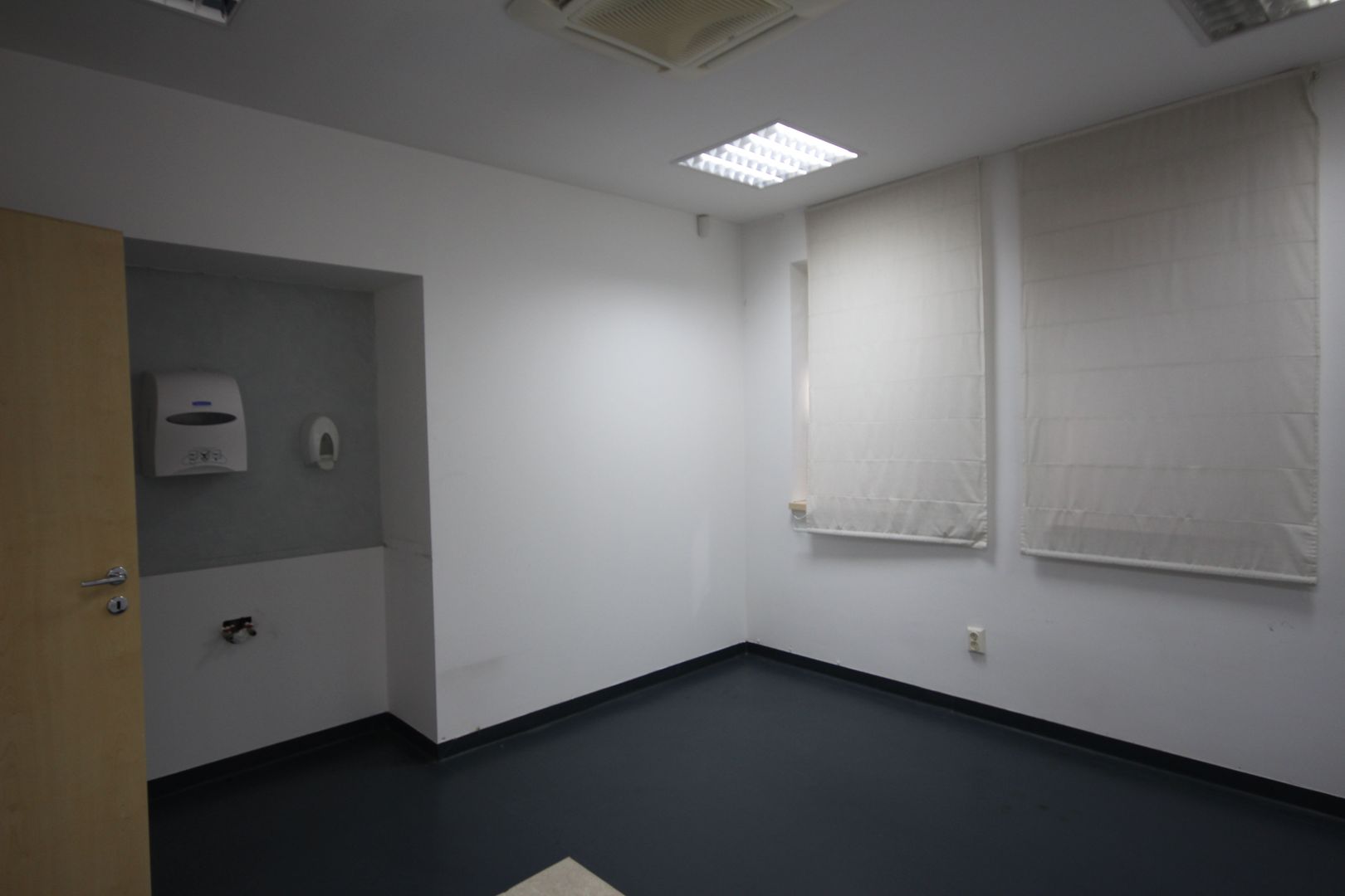 Cladire de birouri, SAD, parcare proprie, clinica medicala - Poză 17