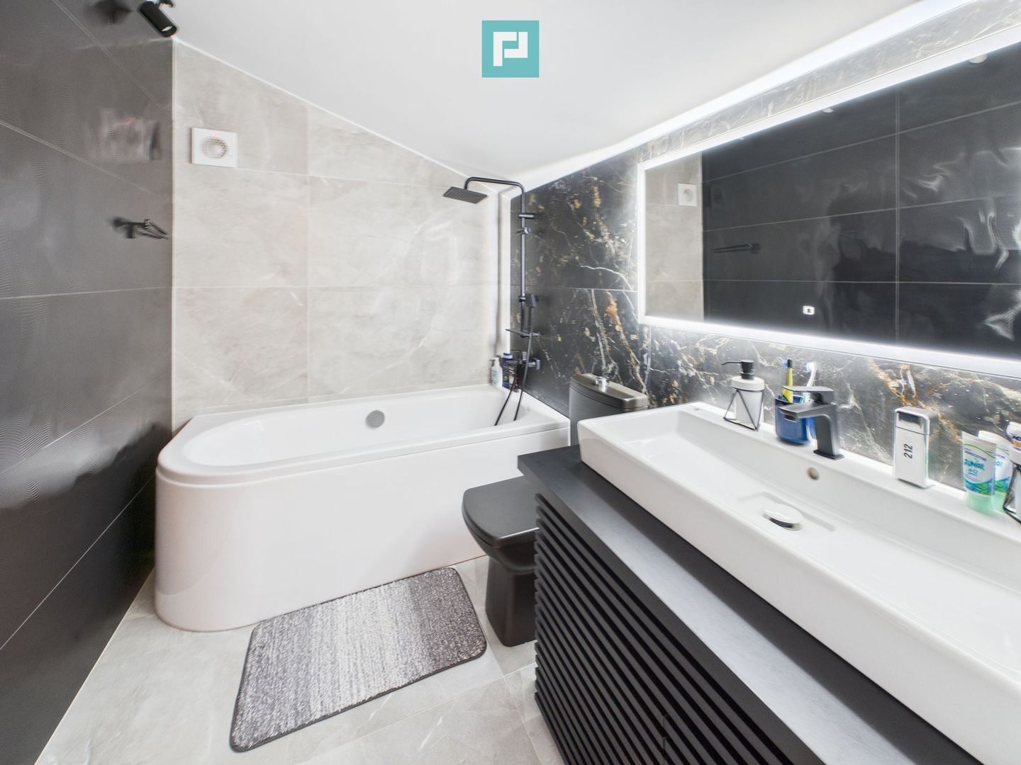 Casă modernă cu 5 camere, 4 băi și terasă închisă – Otopeni, central - Poză 27