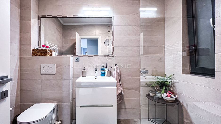 Apartament 2 camere 66 mp, zona Central - Poză 12