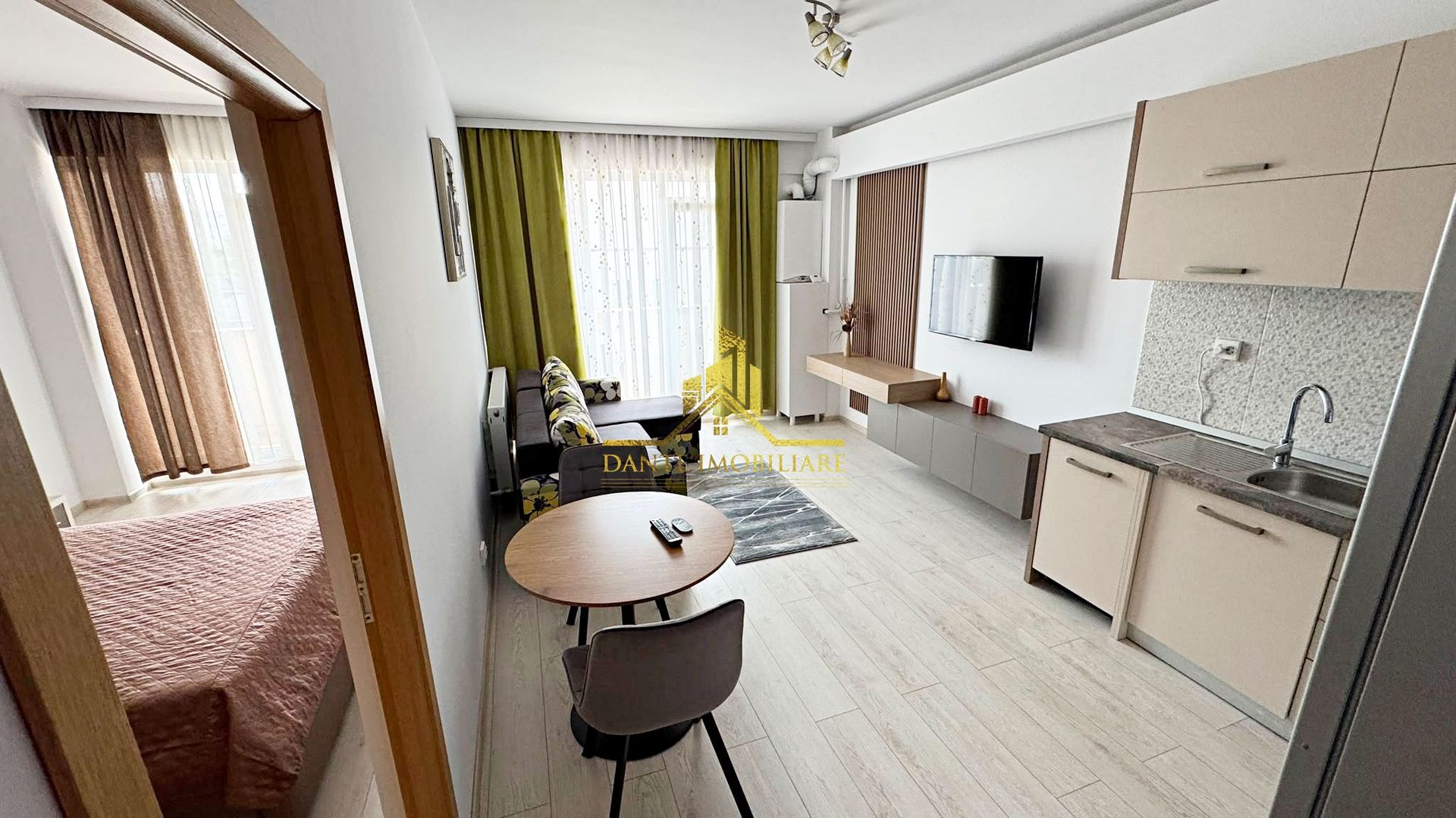 2 camere, modern, bloc nou, balcon, parcare, Centru, str Traian - Poză 2