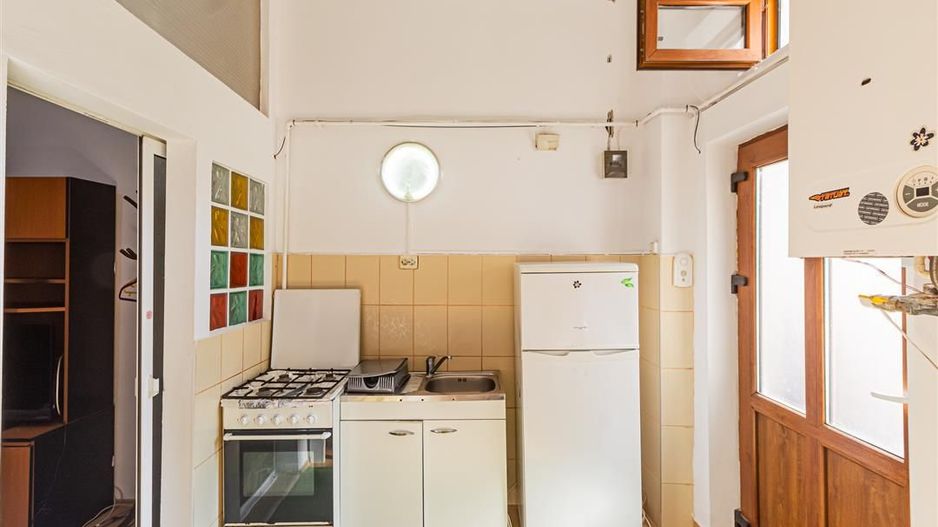 Garsoniera situata ultracentral zona Piata Sfatului Brasov - Poză 6