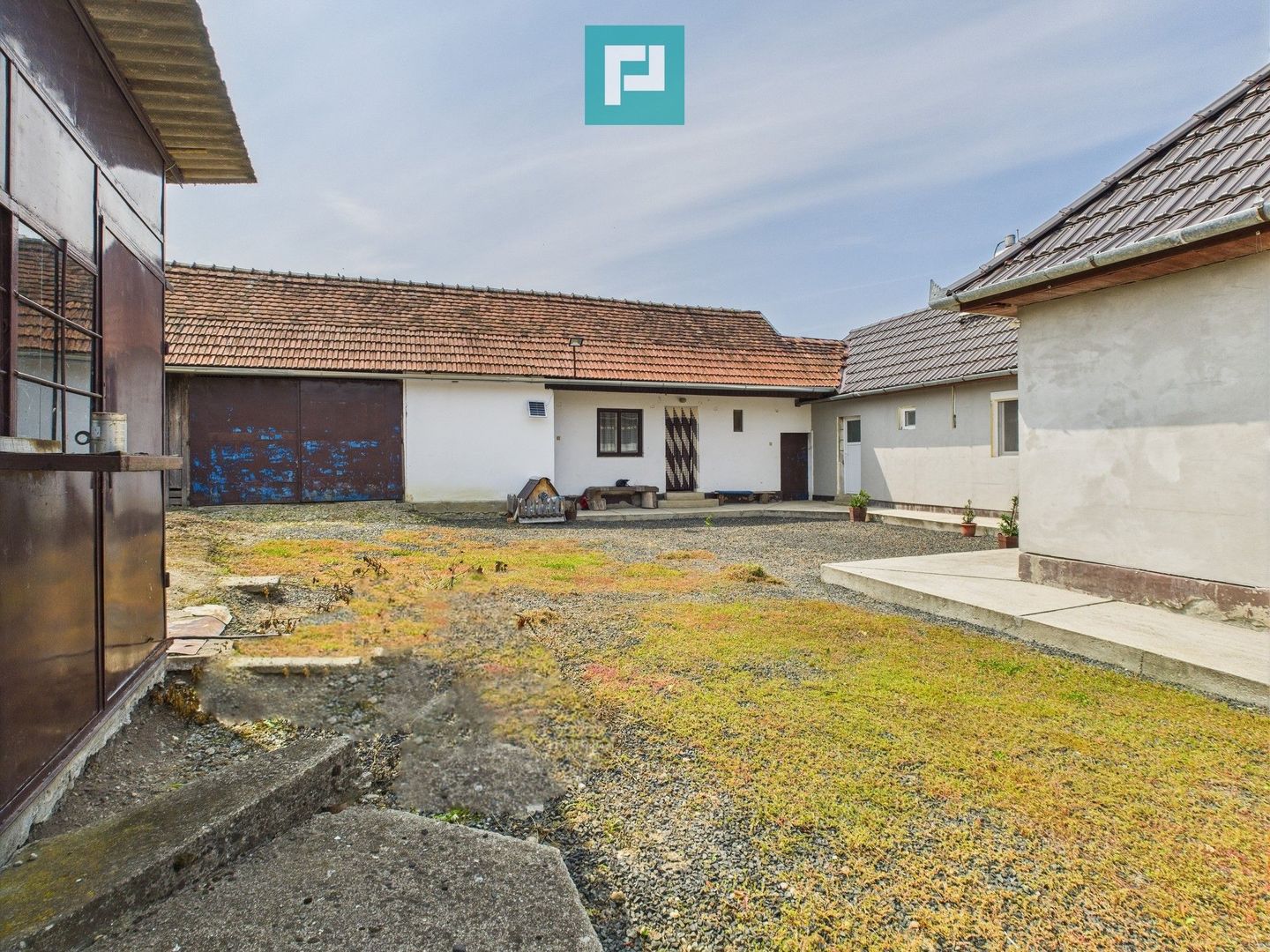 Casă renovată cu teren generos lângă Ususău - Poză 12