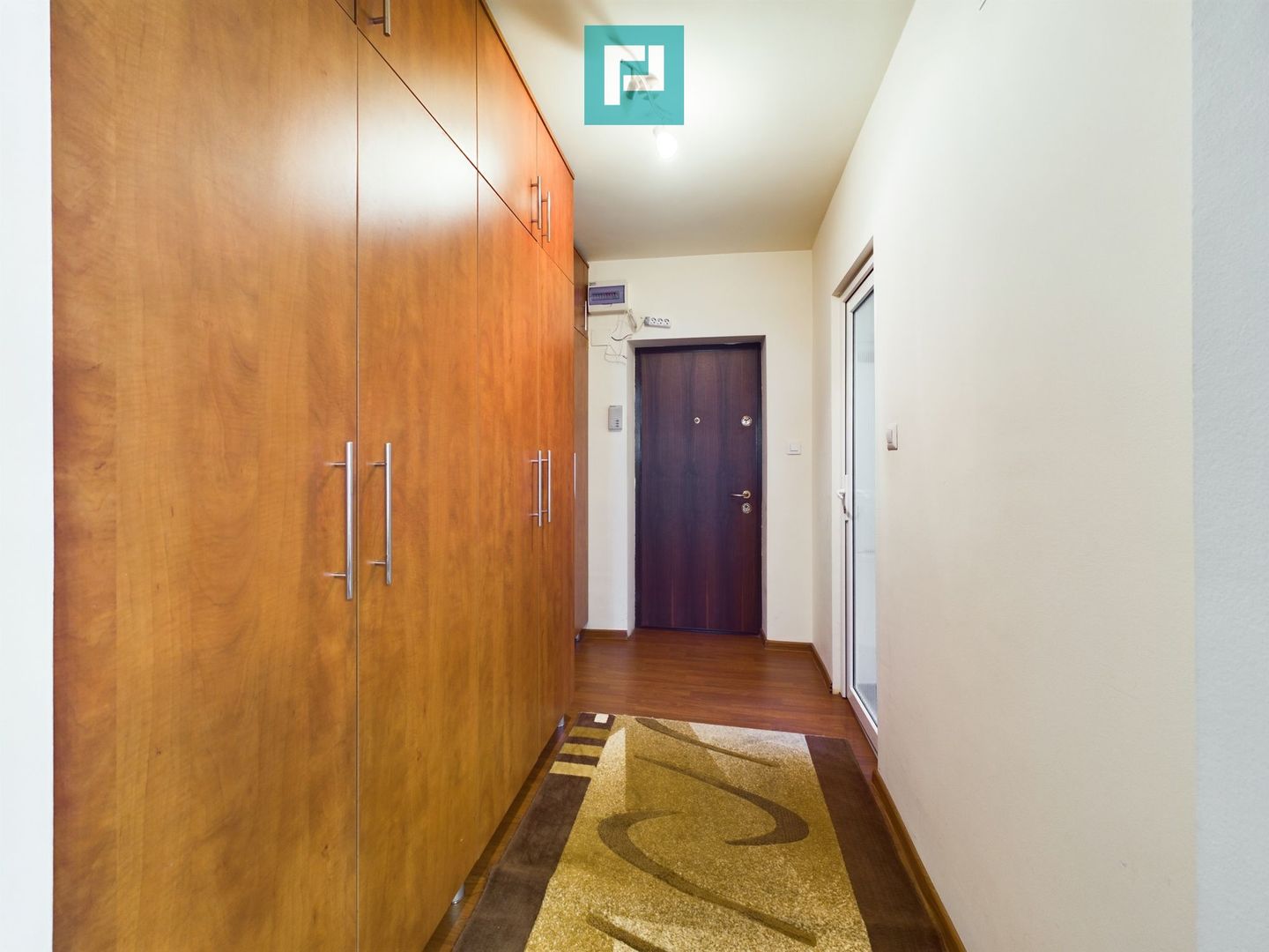 Apartament cu două camere, etajul 1. - Poză 7