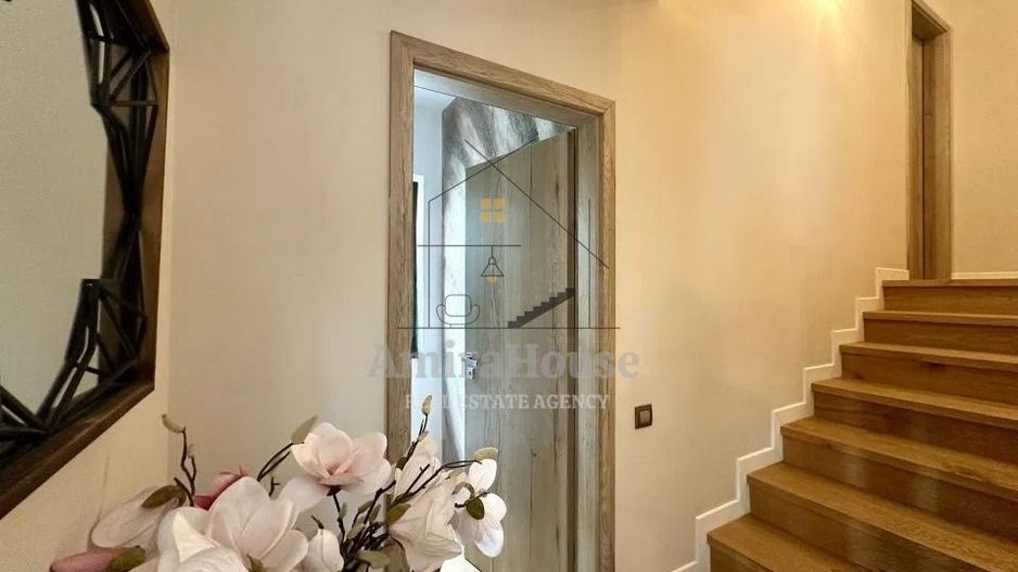 Apartament 3 camere in imobil tip vila, 79 mp, garaj, curte comuna, Gruia - Poză 15