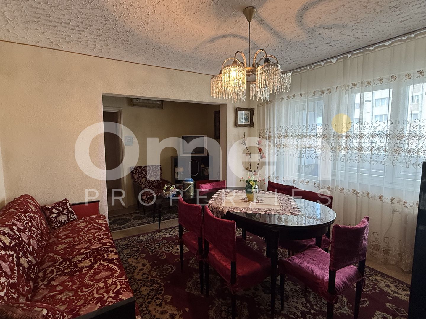 Apartament cu 4 camere; 74.66 mp, decomandat, Bd. Decebal - Poză 1