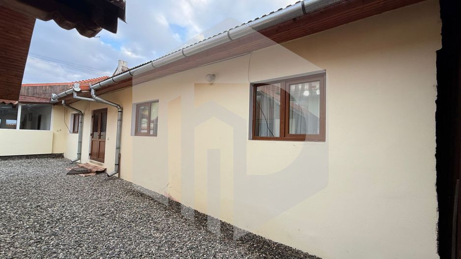 Casa individuala } Orlat | 250 mp Teren | Terasa inchisa - Poză 7