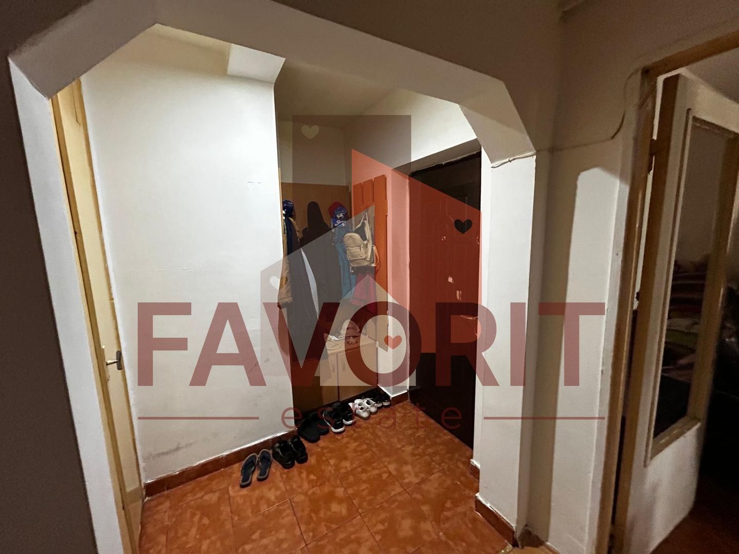 Apartament 3 camere decomadat, zona Dambovita - Poză 10