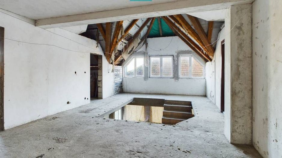 Casă/vilă cu 6 camere în Curtici - Poză 17