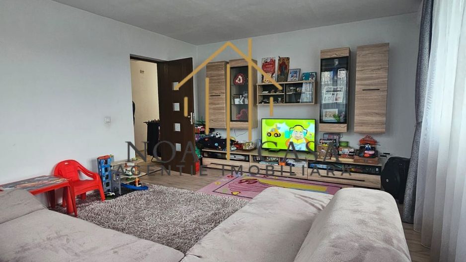 Casă / Vilă cu 5 camere de vânzare în Preajba - Poză 6