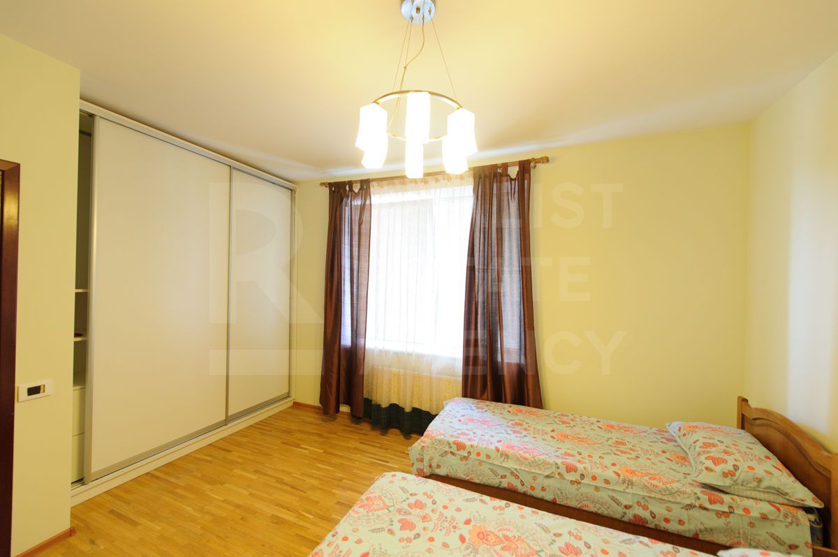 Chirie, apartament, 3 camere, str. Bucureşti, Centru - Poză 4