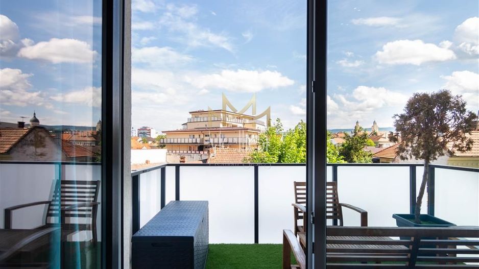 ?** Apartament superb pe doua niveluri Ultrafinisat Semicentral ** - Poză 15