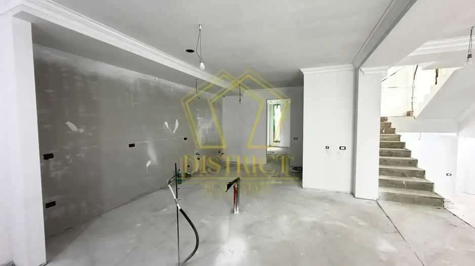 Casa individuală impresionant cu 4 camere si 5 bai | Mosnita Noua - Poză 15