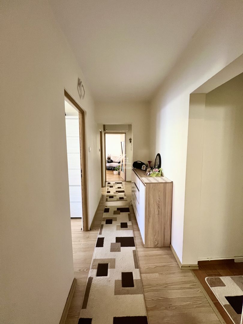 Zona Cireșica/Apartament 3 camere/2băi,balcon,logie,cămară,debara - Poză 4