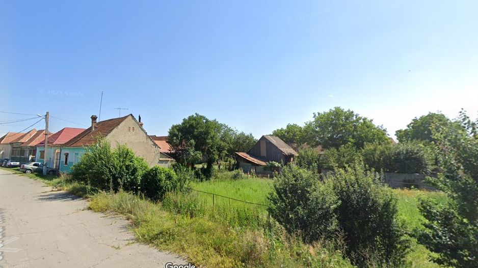Exclusivitate - La 4 km de Poiana Narciselor, teren intre case, cu utilitati. - Poză 5