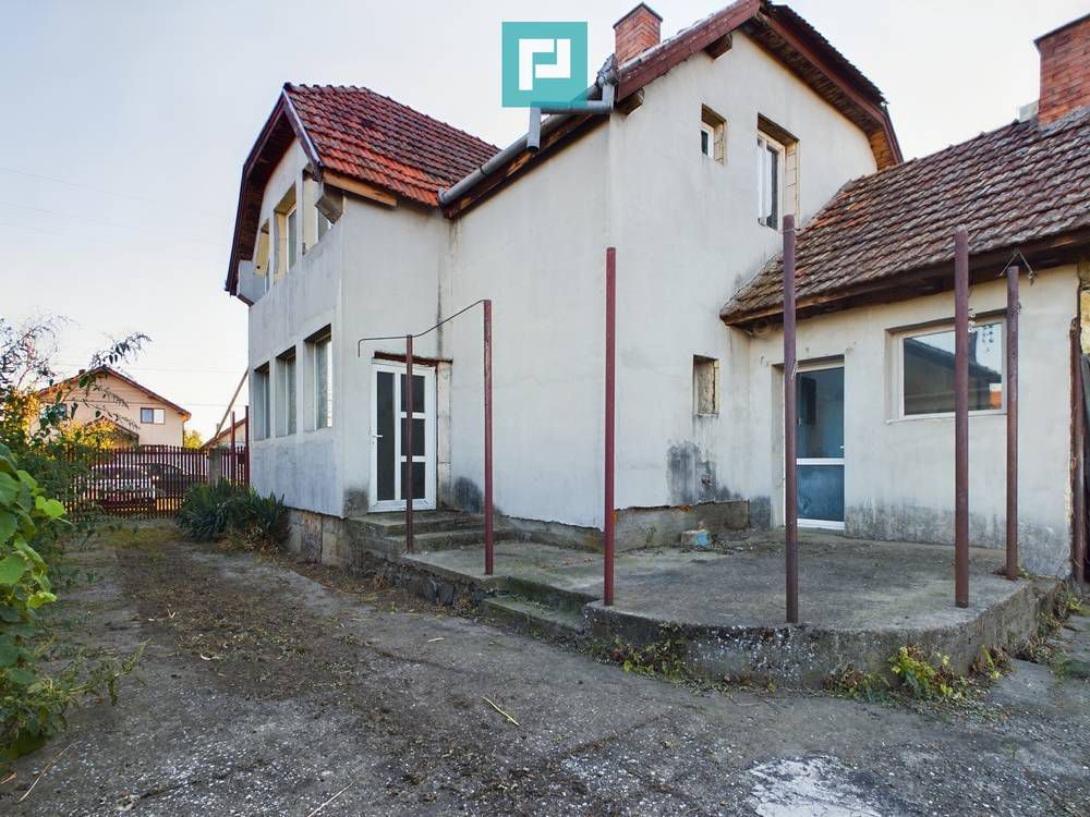 Casă/vilă cu 6 camere în Curtici - Poză 3