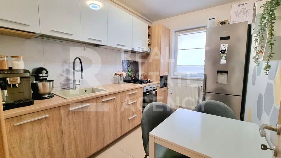 Vânzare, apartament 2 camere, zona Ozana - Poză 1