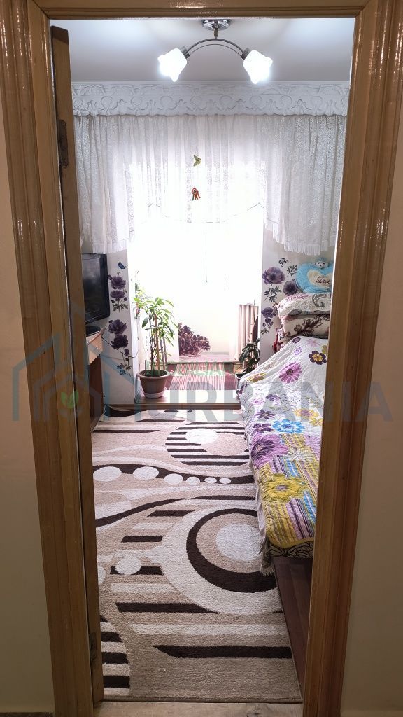 Vând apartament cu 3 camere - Poză 7