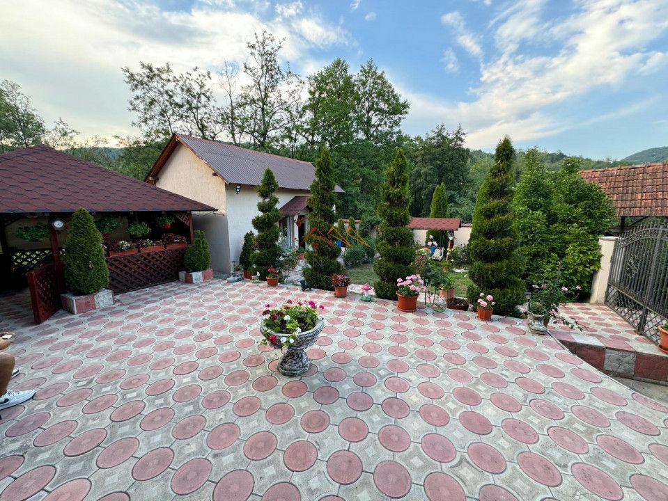Casa 4 camere, anexe, recent renovata, foisor, teren 781mp, Izvoru, DB - Poză 15