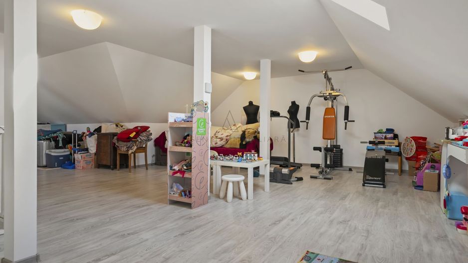 Casă P+1+M I curte 500 mp — Comision 0 - Poză 19