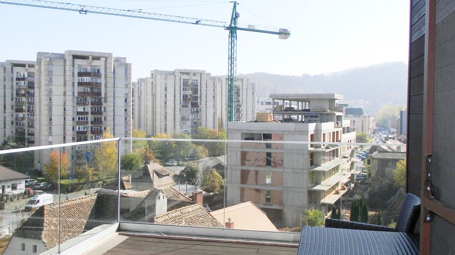 Apartament cu priveliste frumoasa,in bloc nou,zona colinei - Poză 2