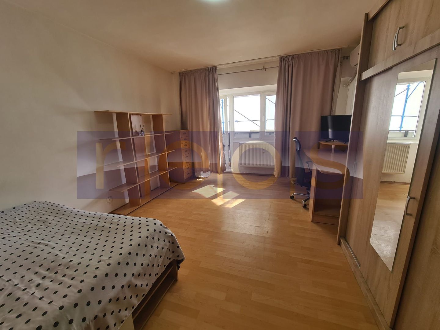 DE INCHIRIAT GARSONIERA SPATIOASA ZONA NERVA TRAIAN - Poză 2