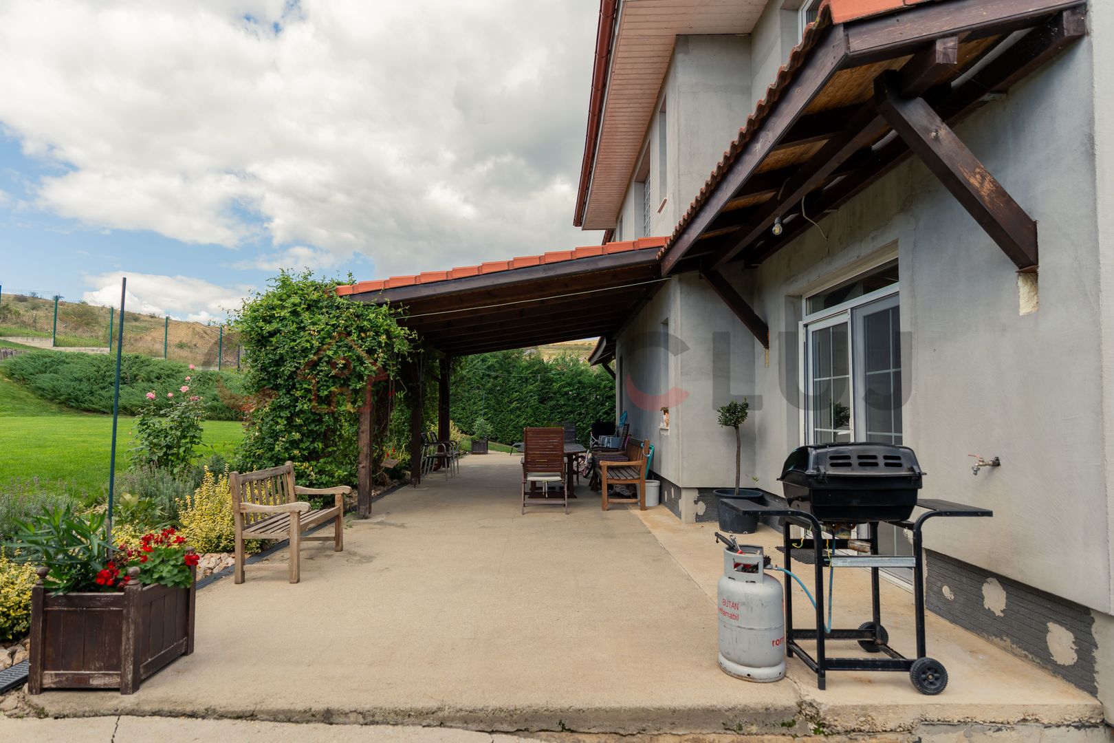 Casă invididuală de vânzare, 250mp utili, 2000mp teren, Campenești! - Poză 2