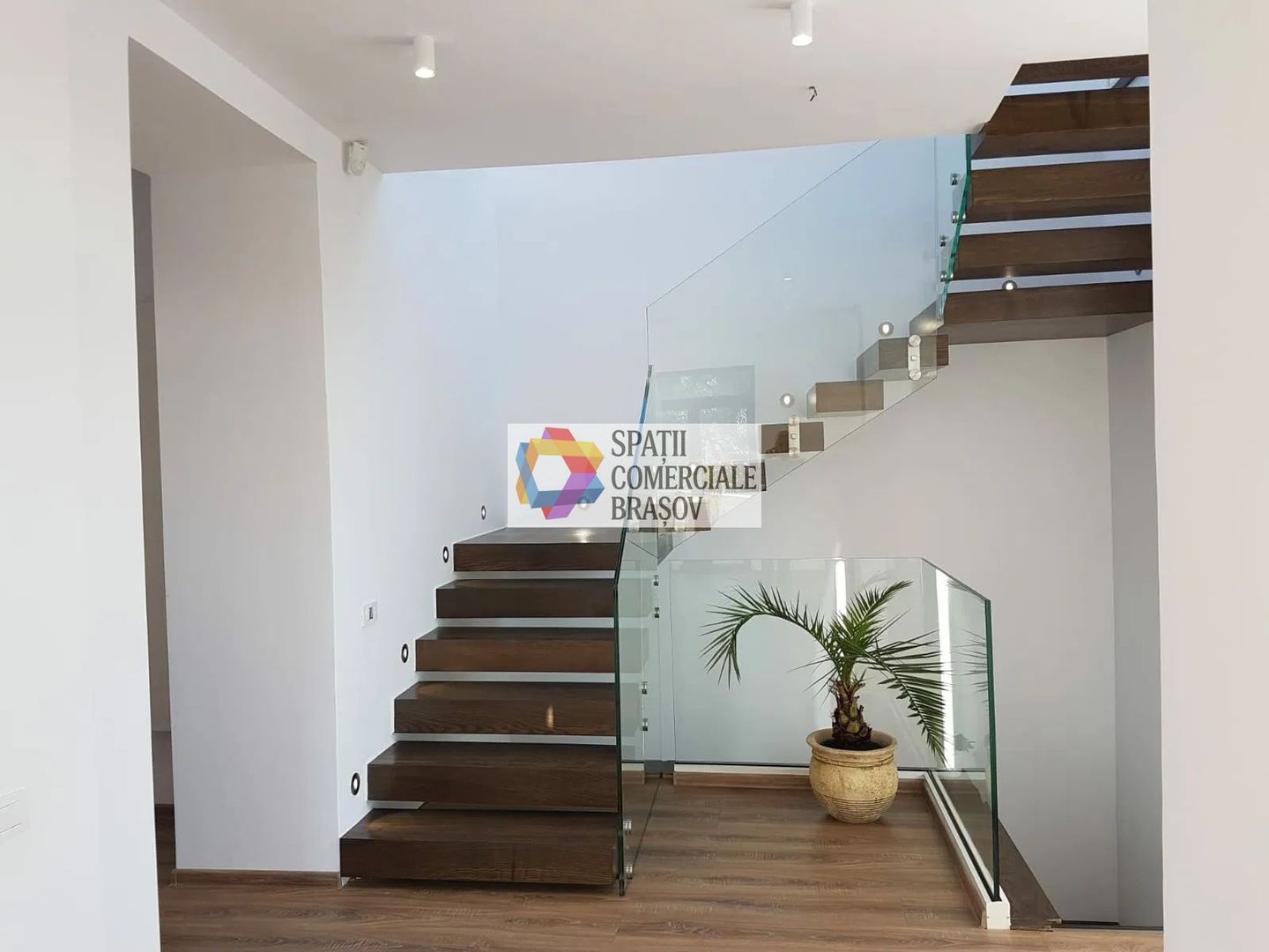 Spatiu de birouri deosebit - 160 mp - Poză 2