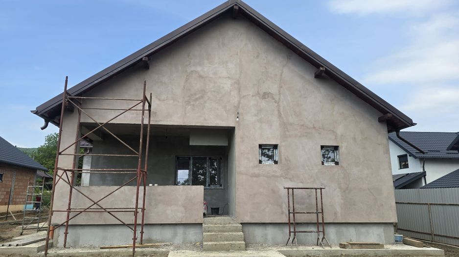 Casă Nouă Modernă de Vânzare –Sărata, Bacău,Confort, Spațiu și Liniste - Poză 8