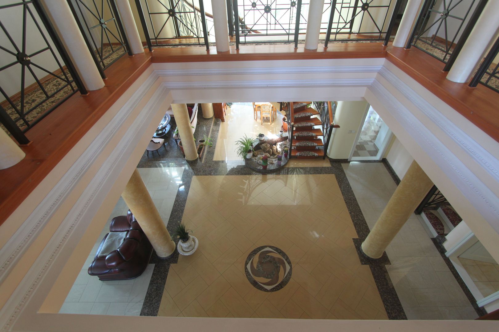 Casă / Vilă cu 8 camere de vânzare în zona Semicentral - Poză 52