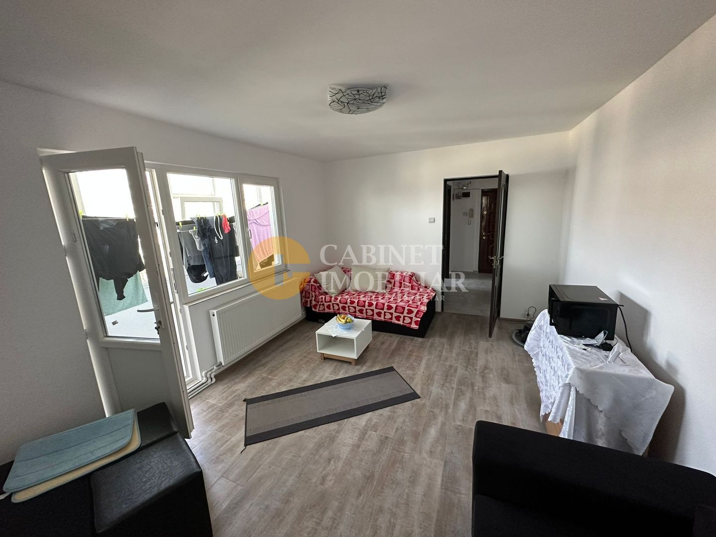 TATARASI - 2 camere - bloc fara risc - renovat complet - Poză 1