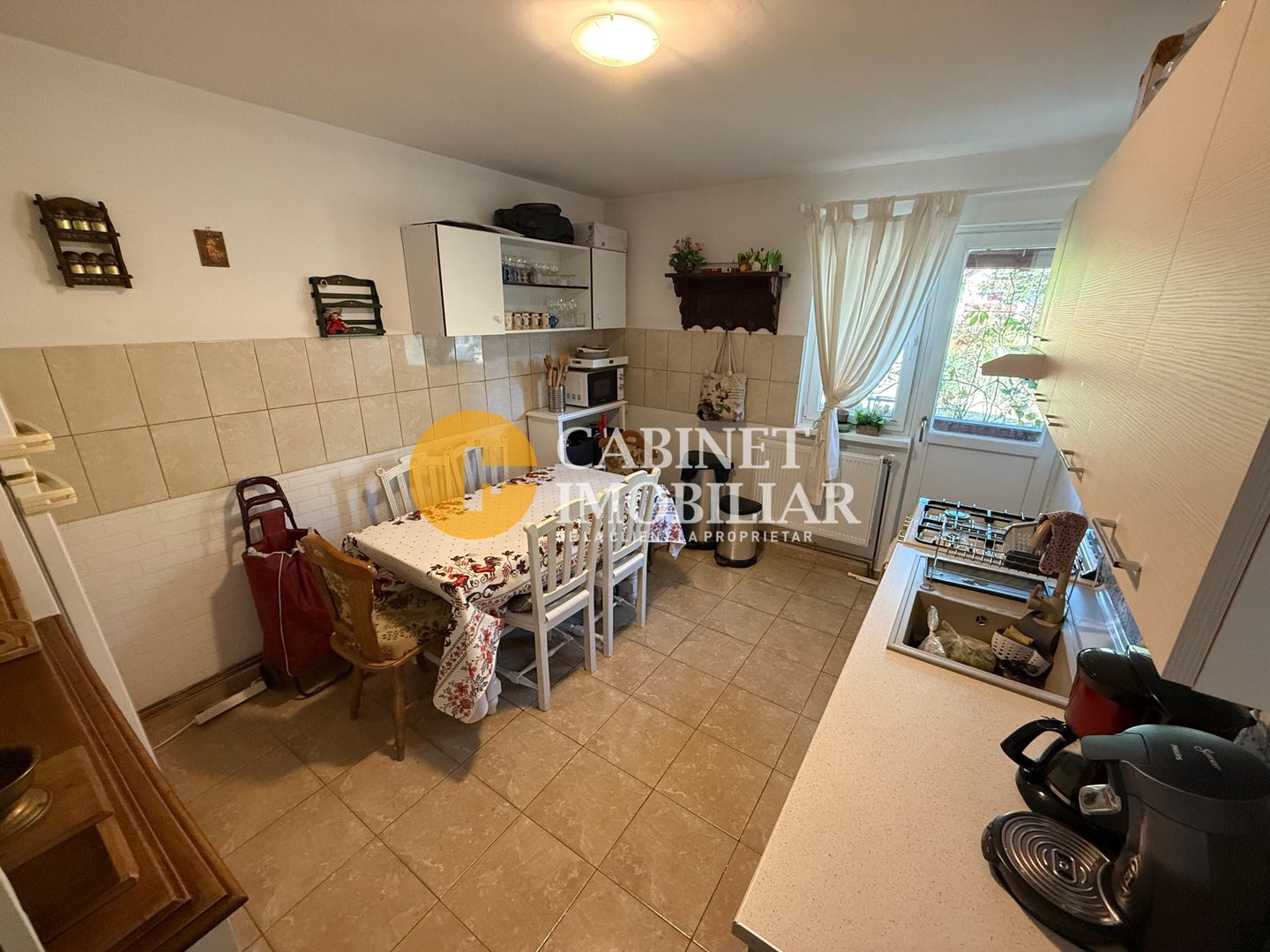 Aroneanu - Casa la asfalt - 420mp teren - 3 camere - Canalizare - Poză 9