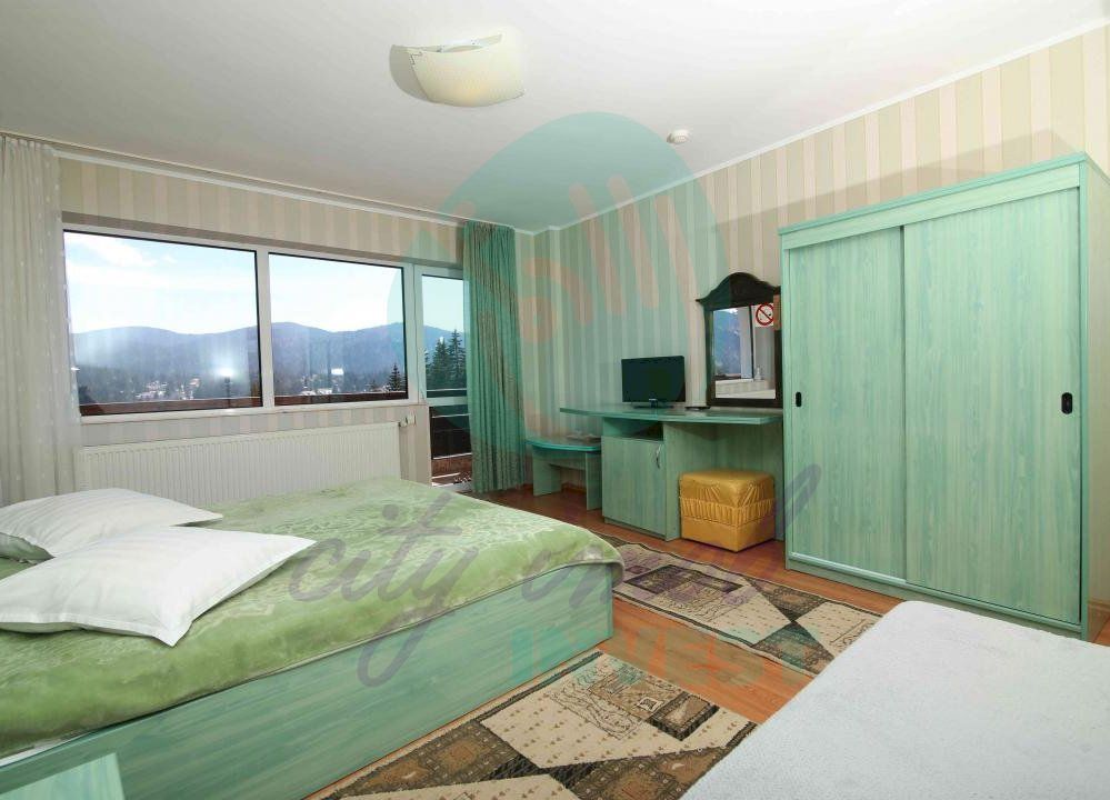 Vila cu 24 de camere cu priveliste superba ideal investitie in PREDEAL - Poză 11