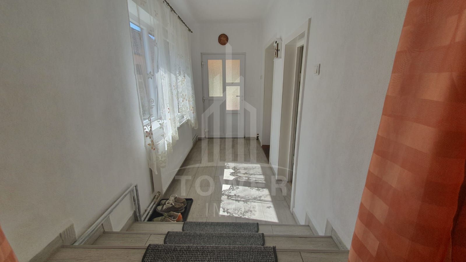 Casă spațioasă de vânzare în comuna Roșia .COMISION 0% - Poză 11