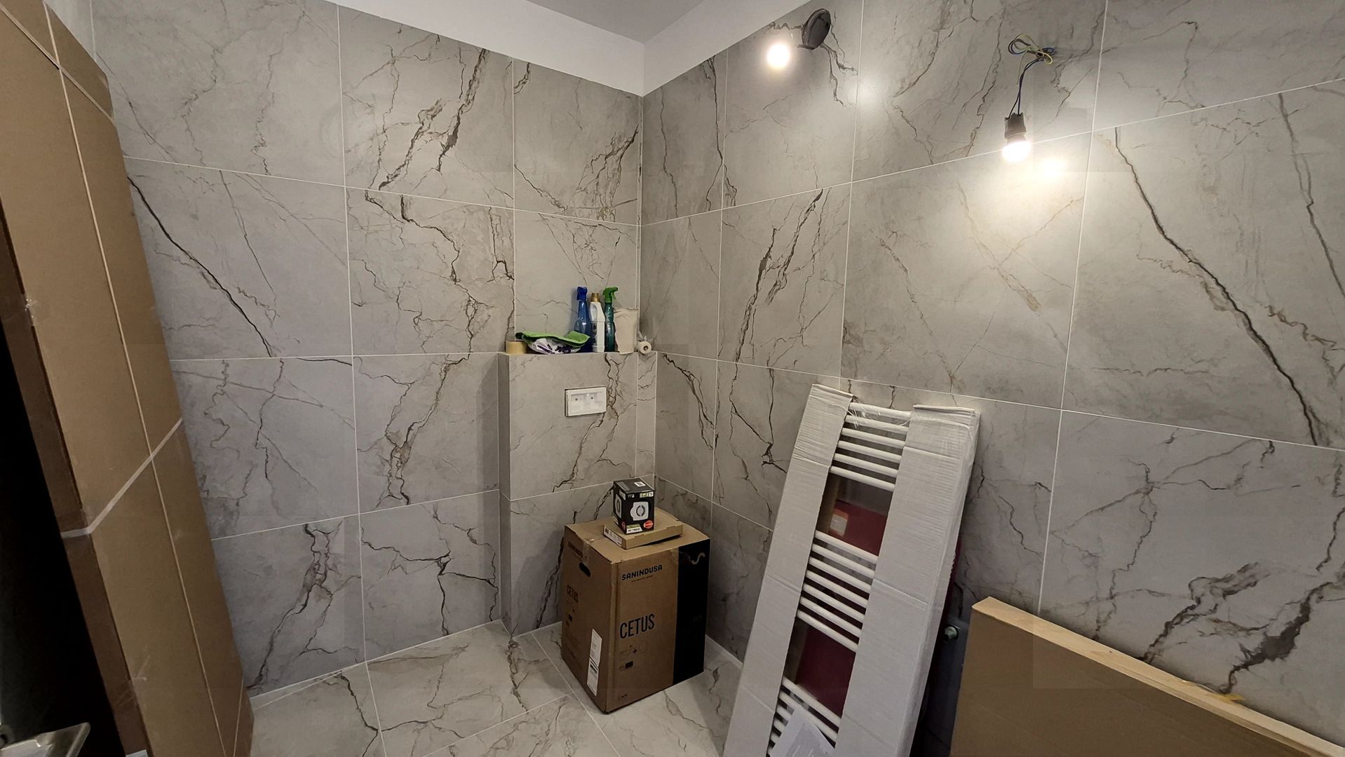 Apartament cu 2 camere 48,90 mp + 21,90 mp terasele + loc de parcare - Busteni - Poză 7