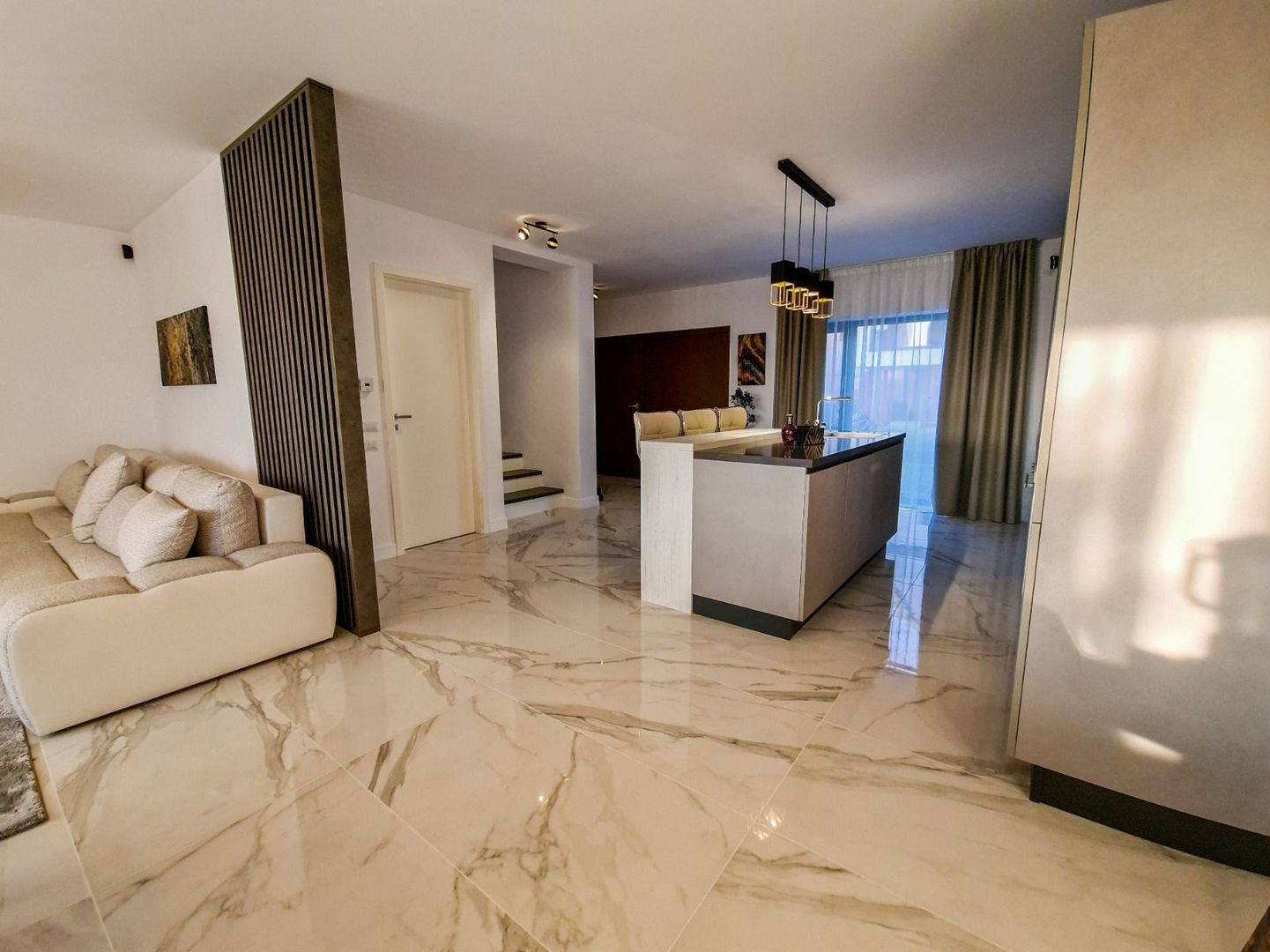 vila 4 camere | Matei Millo | Pipera Andronache | 2 parcari - Poză 3