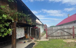 Casa individuala in Arpasu de Sus, teren mare, partial renovata - Poză 32