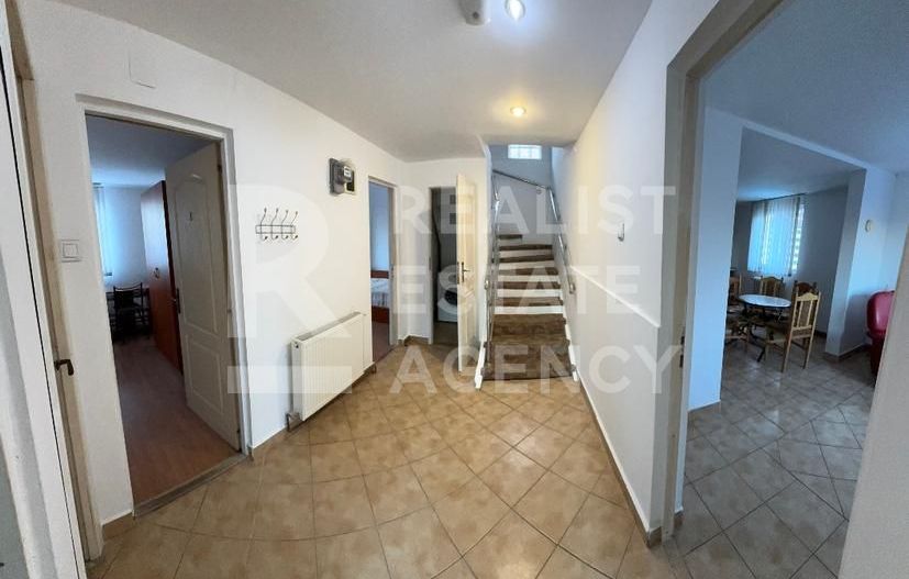 Vilă spațioasă, 6 camere, Copou -Sărărie - Poză 6