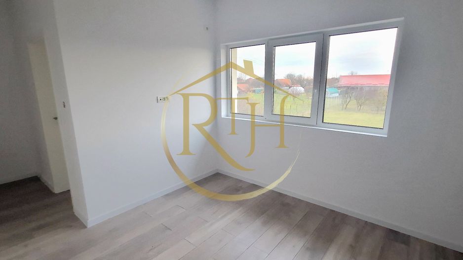 Duplex de vanzare cu 4 camere,2 bai,250 mp teren-Mosnita Veche zona Centrala. - Poză 13