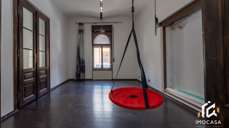 De vanzare Cladire bloc Istoric Central Arad D+P+E+M curte proprie - Poză 4