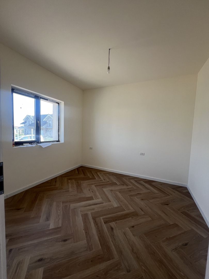 Casa pe parter 3 camere - Poză 4