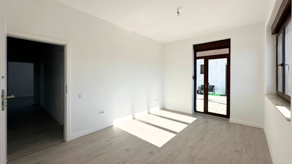 Apartament 2 camere 60 mp cu geam la baie lângă Paradisul Acvatic - Poză 7