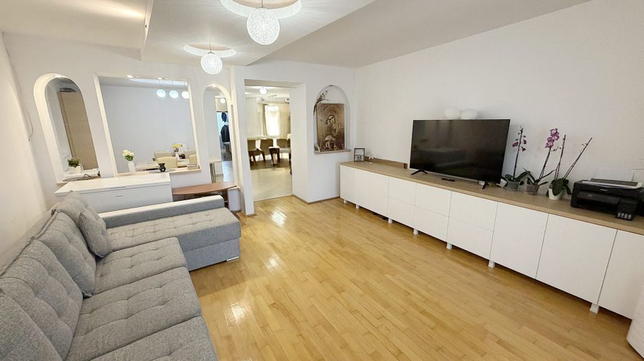Apartament de vanzare cu 3 camere, in Alba Iulia - Poză 1