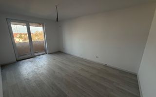 Decomandat. Disponibil imediat. Strada asfaltata - Poză 2