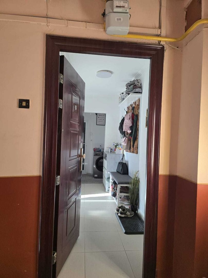 BRASADAS vinde ap 2 cam etaj 1/4 56mp în Carpați 2. - Poză 6