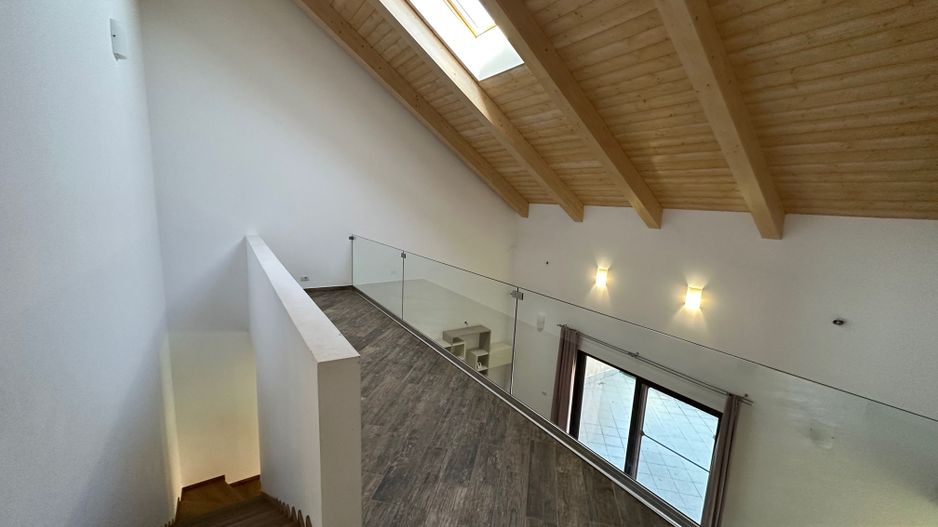 CASA SPATIOASA  CU GARAJ SI TEREN DE 600 MP - Poză 22