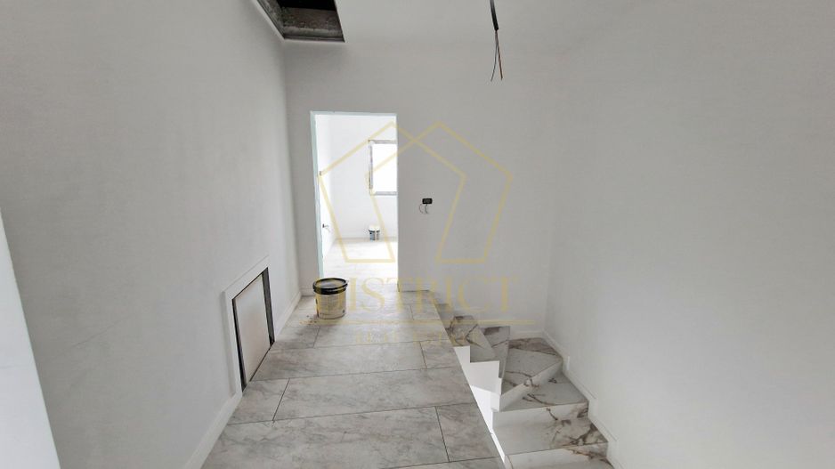 Duplex spatios cu 5 camere | Mosnita Noua - Poză 9
